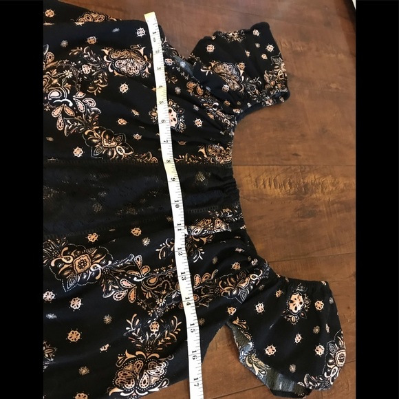 Forever 21 Black and Pink Cap Sleeve Crop Top - Picture 9 of 10